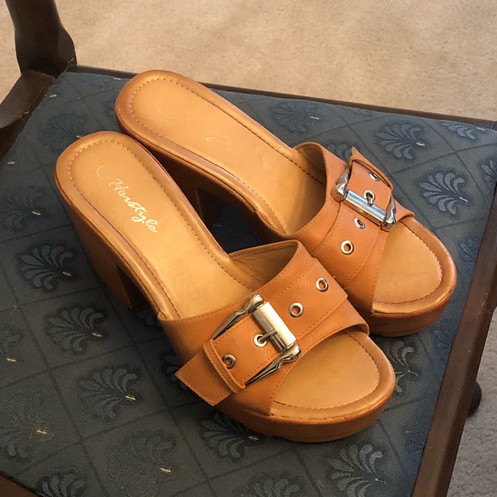 Adorable chunky platform heels